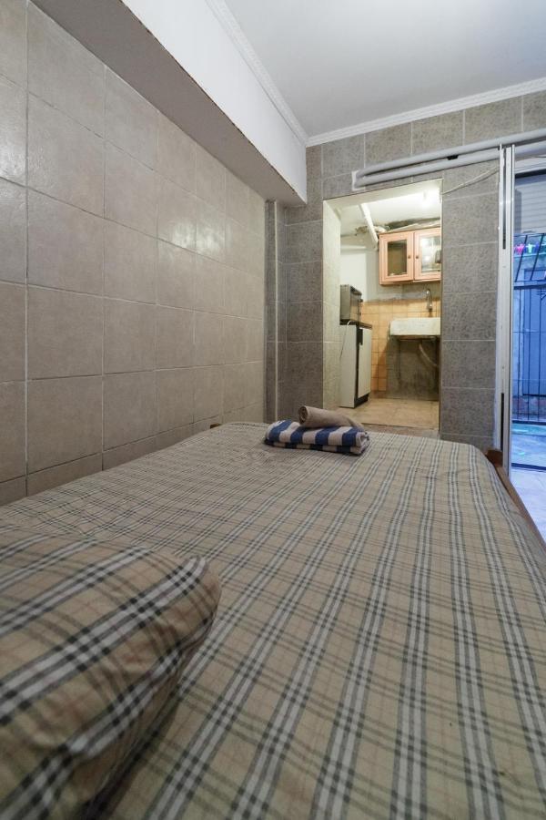 雅典Private Flat For 2 Or 3 With Back Yard Near Exarhia Square And Archaelogical Museum公寓 外观 照片