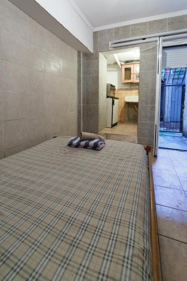 雅典Private Flat For 2 Or 3 With Back Yard Near Exarhia Square And Archaelogical Museum公寓 外观 照片