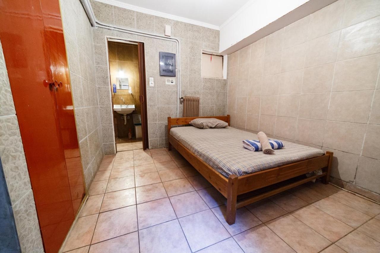 雅典Private Flat For 2 Or 3 With Back Yard Near Exarhia Square And Archaelogical Museum公寓 外观 照片